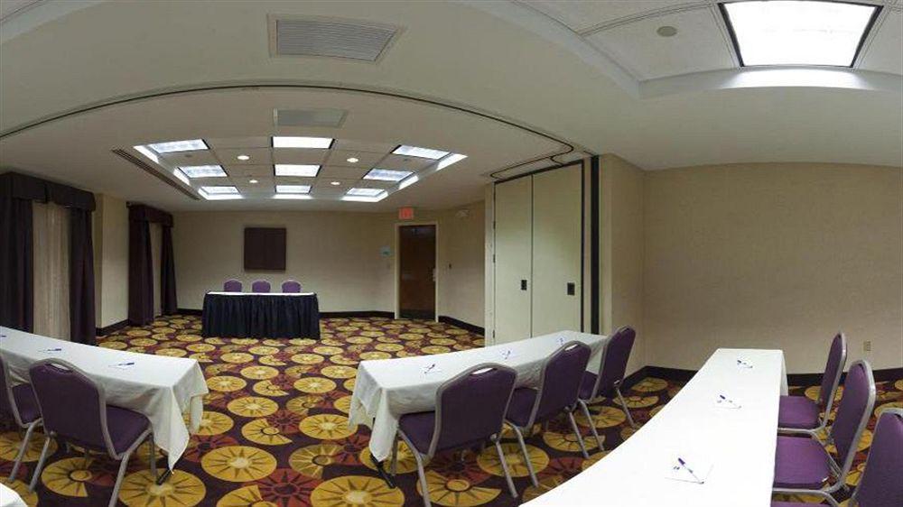 Comfort Suites Near Birkdale Village- Хънтърсвил Екстериор снимка