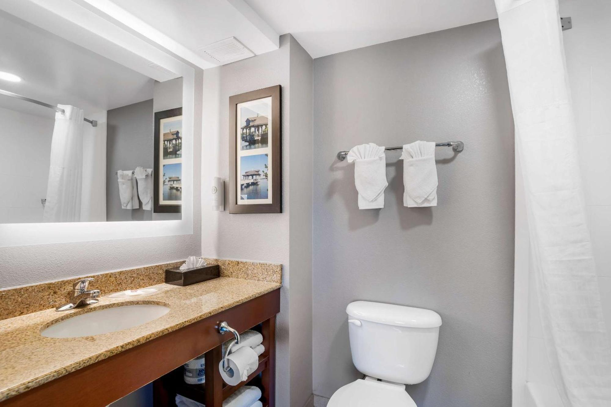 Comfort Suites Near Birkdale Village- Хънтърсвил Екстериор снимка