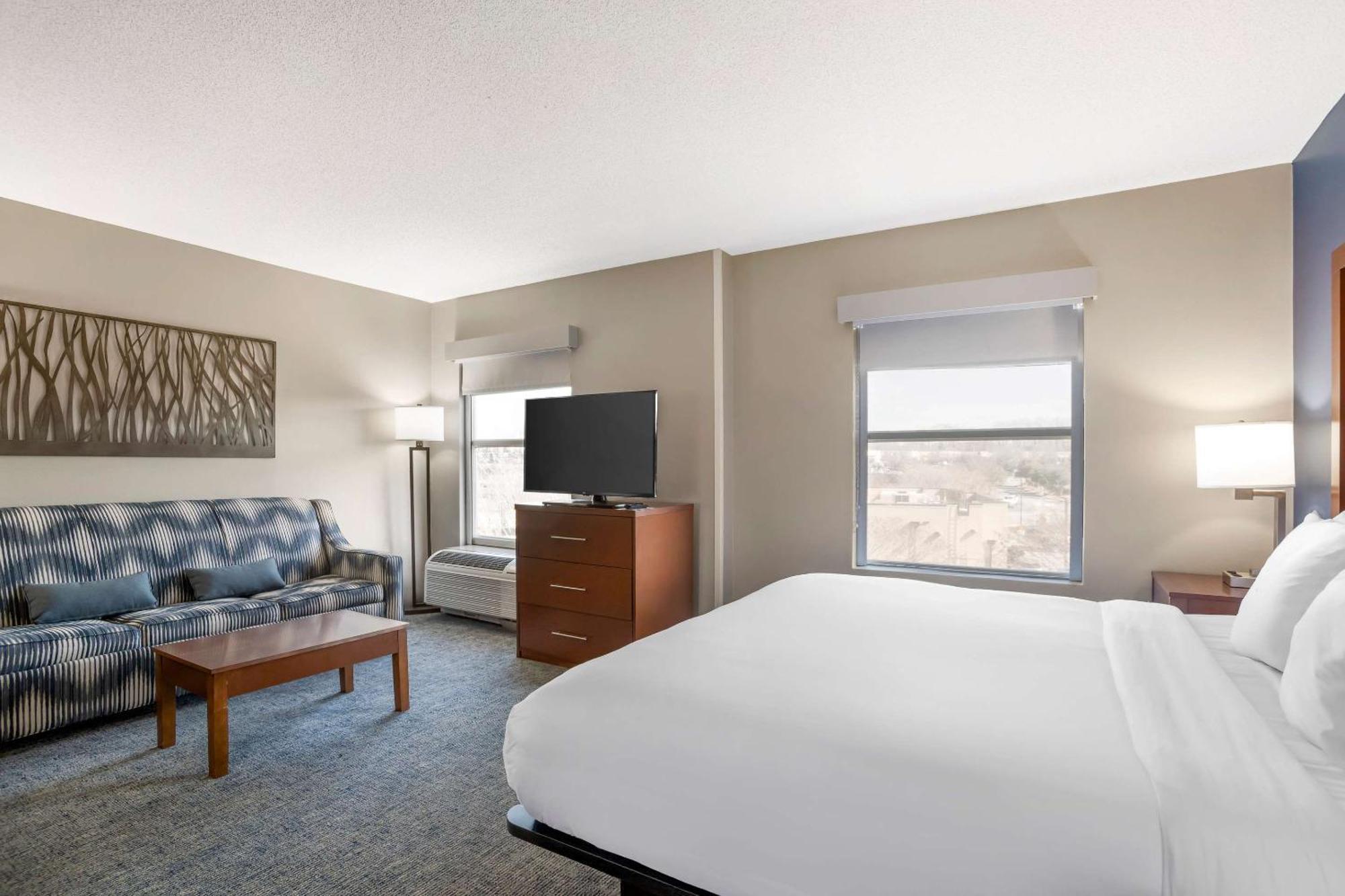 Comfort Suites Near Birkdale Village- Хънтърсвил Екстериор снимка