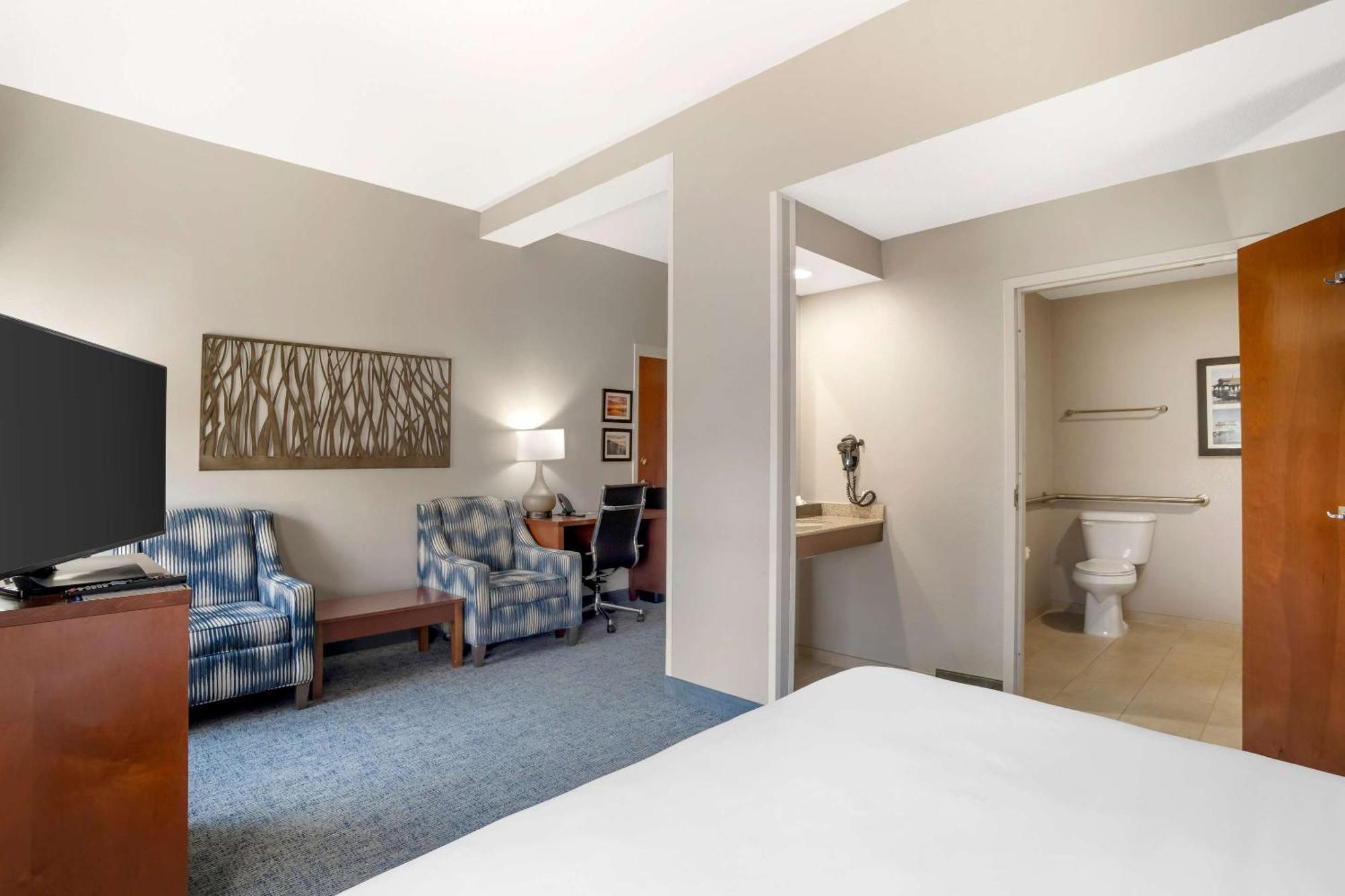 Comfort Suites Near Birkdale Village- Хънтърсвил Екстериор снимка