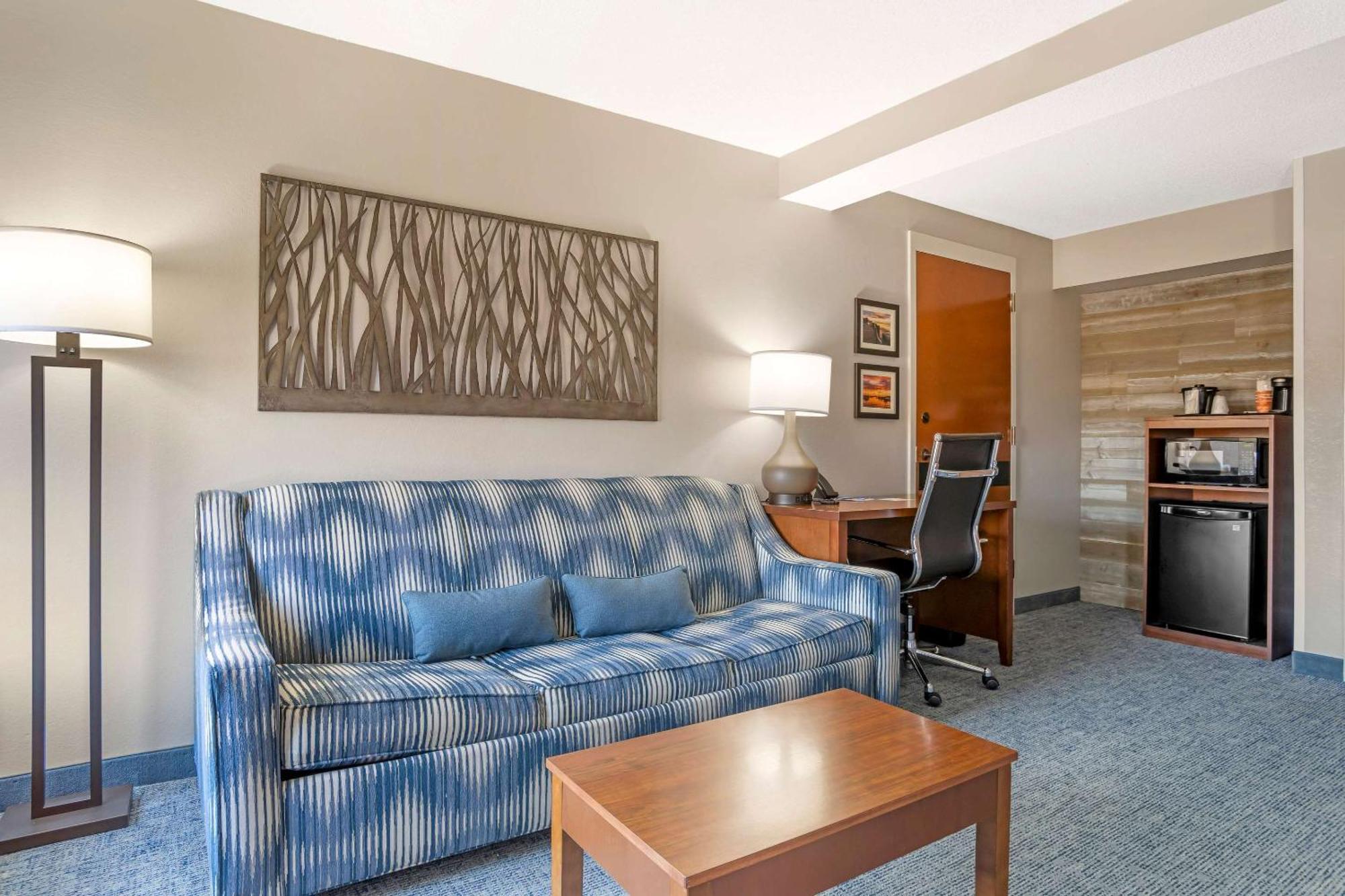 Comfort Suites Near Birkdale Village- Хънтърсвил Екстериор снимка
