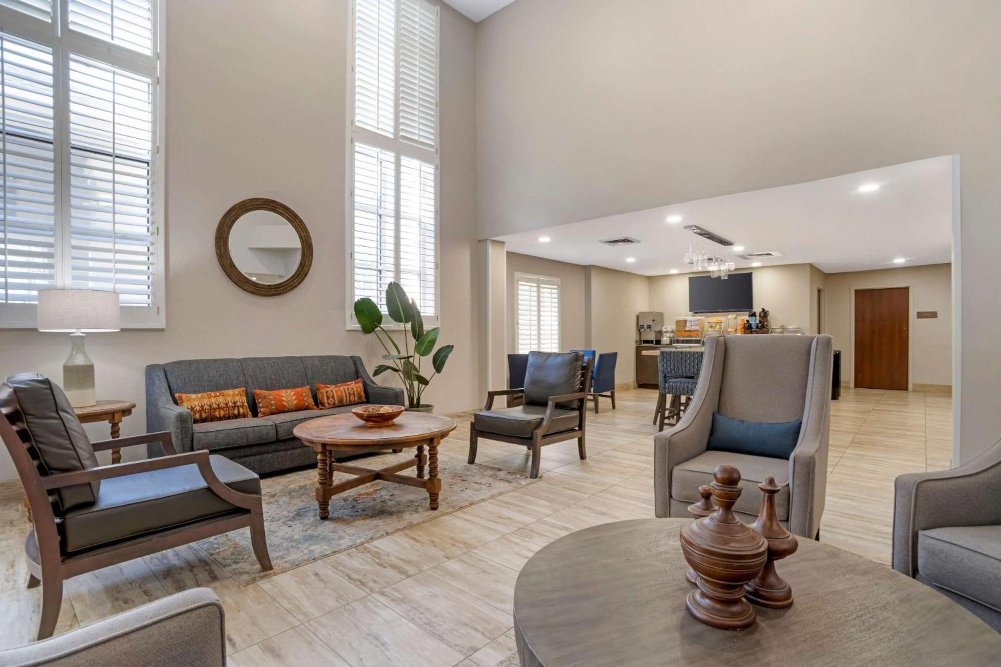 Comfort Suites Near Birkdale Village- Хънтърсвил Екстериор снимка