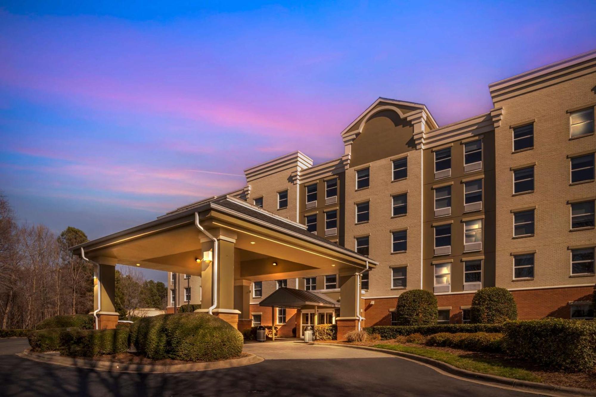 Comfort Suites Near Birkdale Village- Хънтърсвил Екстериор снимка