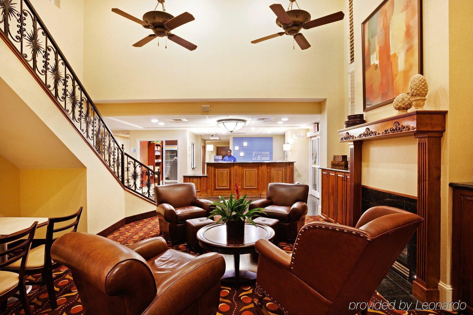 Comfort Suites Near Birkdale Village- Хънтърсвил Интериор снимка