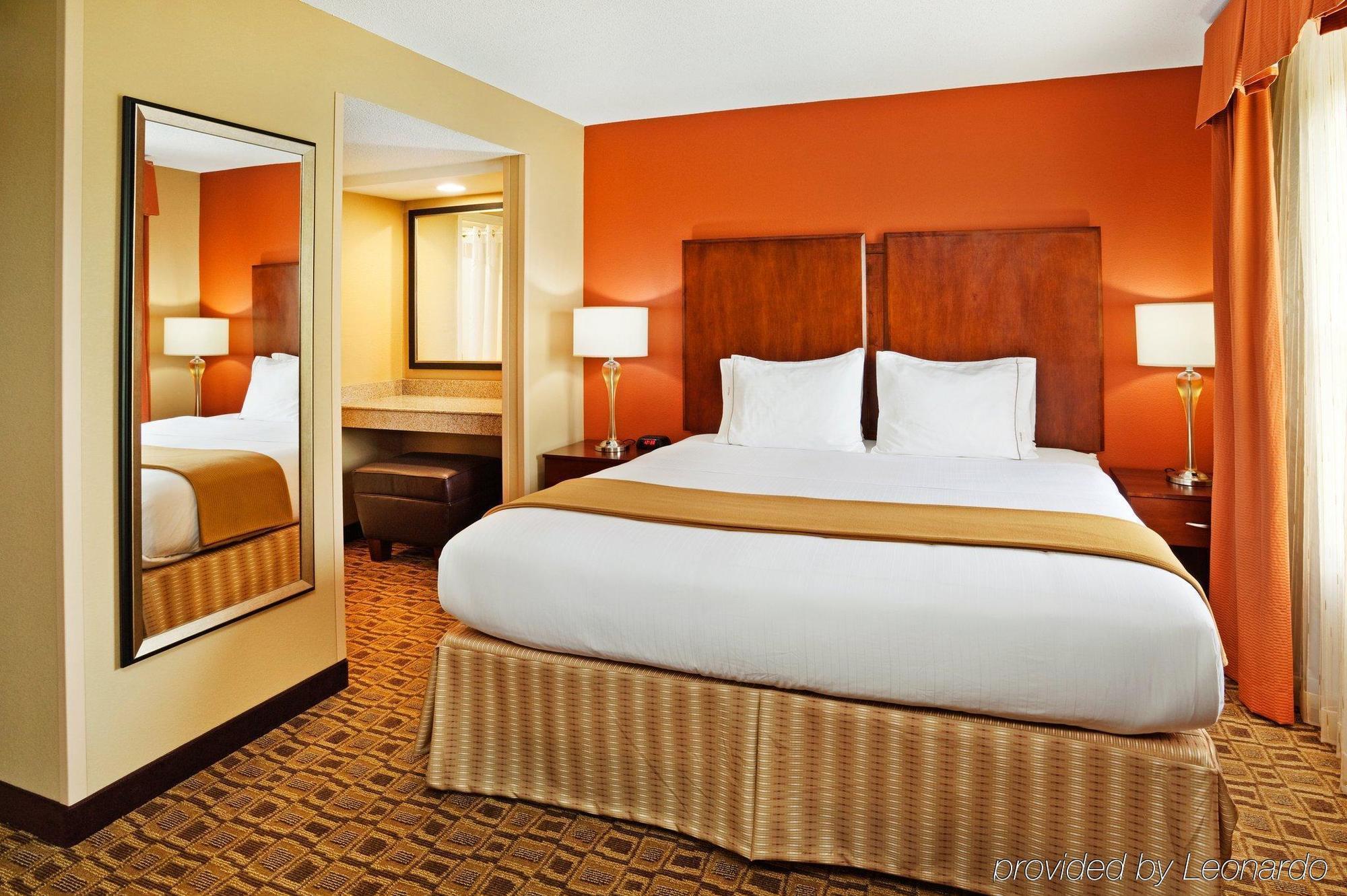Comfort Suites Near Birkdale Village- Хънтърсвил Стая снимка