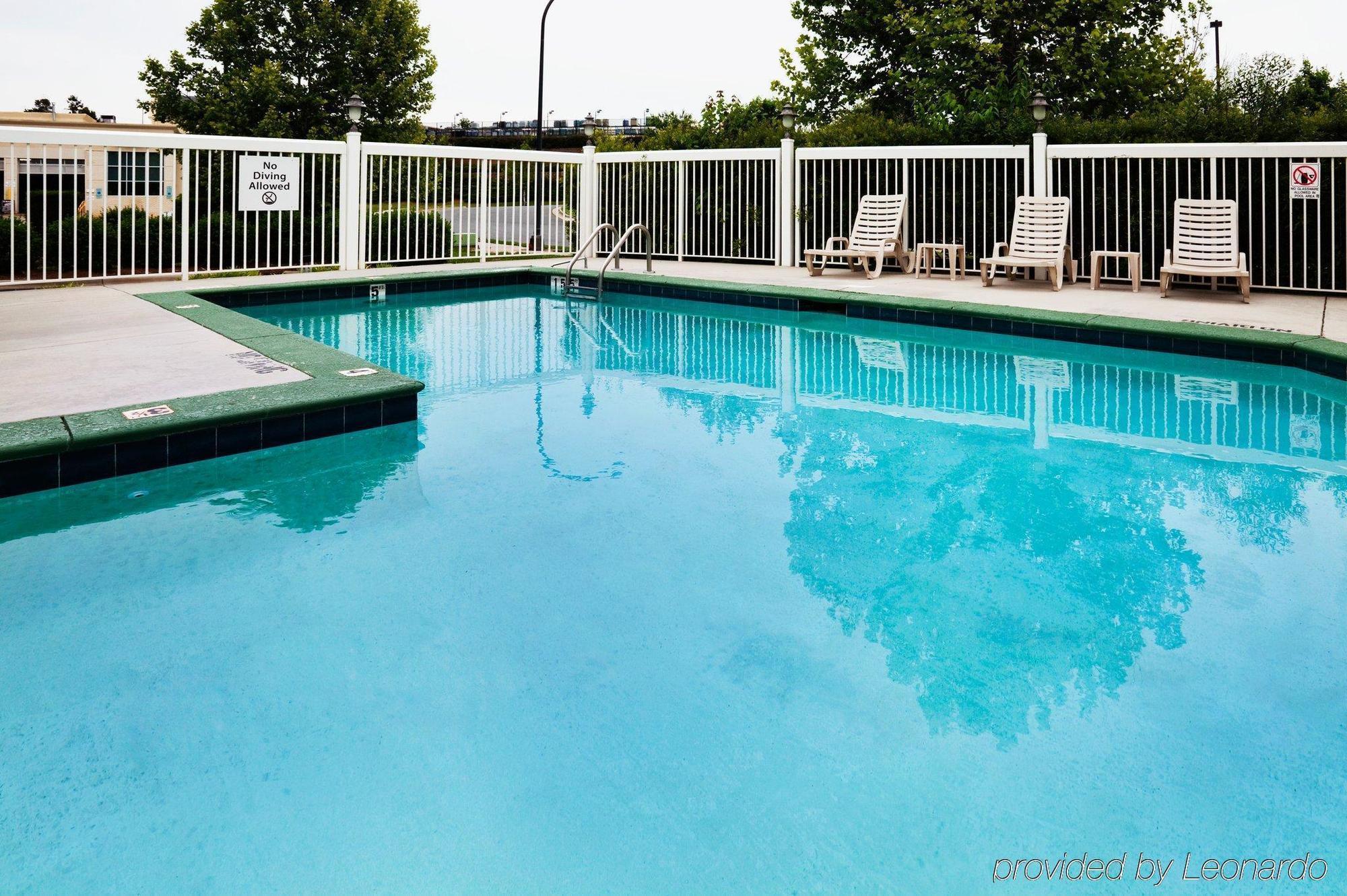 Comfort Suites Near Birkdale Village- Хънтърсвил Екстериор снимка