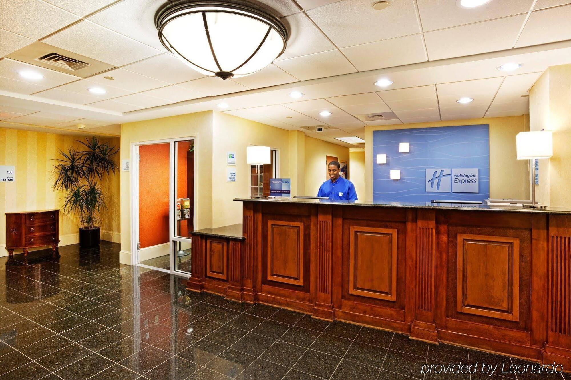 Comfort Suites Near Birkdale Village- Хънтърсвил Екстериор снимка